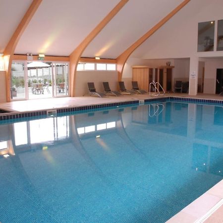 Skylark Sleeps 8 Private Hot Tub & Dogs Welcome Nr Padstow, Resort Pool Bar & Watersports St Columb Major Buitenkant foto