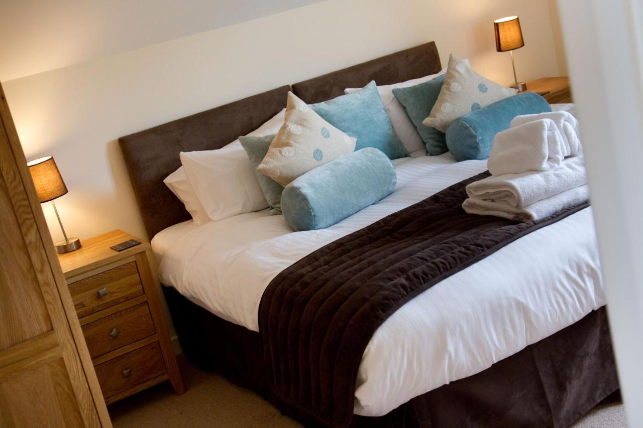 Skylark Sleeps 8 Private Hot Tub & Dogs Welcome Nr Padstow, Resort Pool Bar & Watersports St Columb Major Buitenkant foto