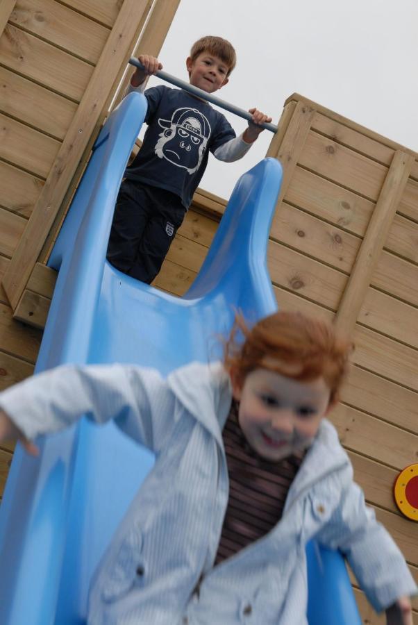 Skylark Sleeps 8 Private Hot Tub & Dogs Welcome Nr Padstow, Resort Pool Bar & Watersports St Columb Major Buitenkant foto