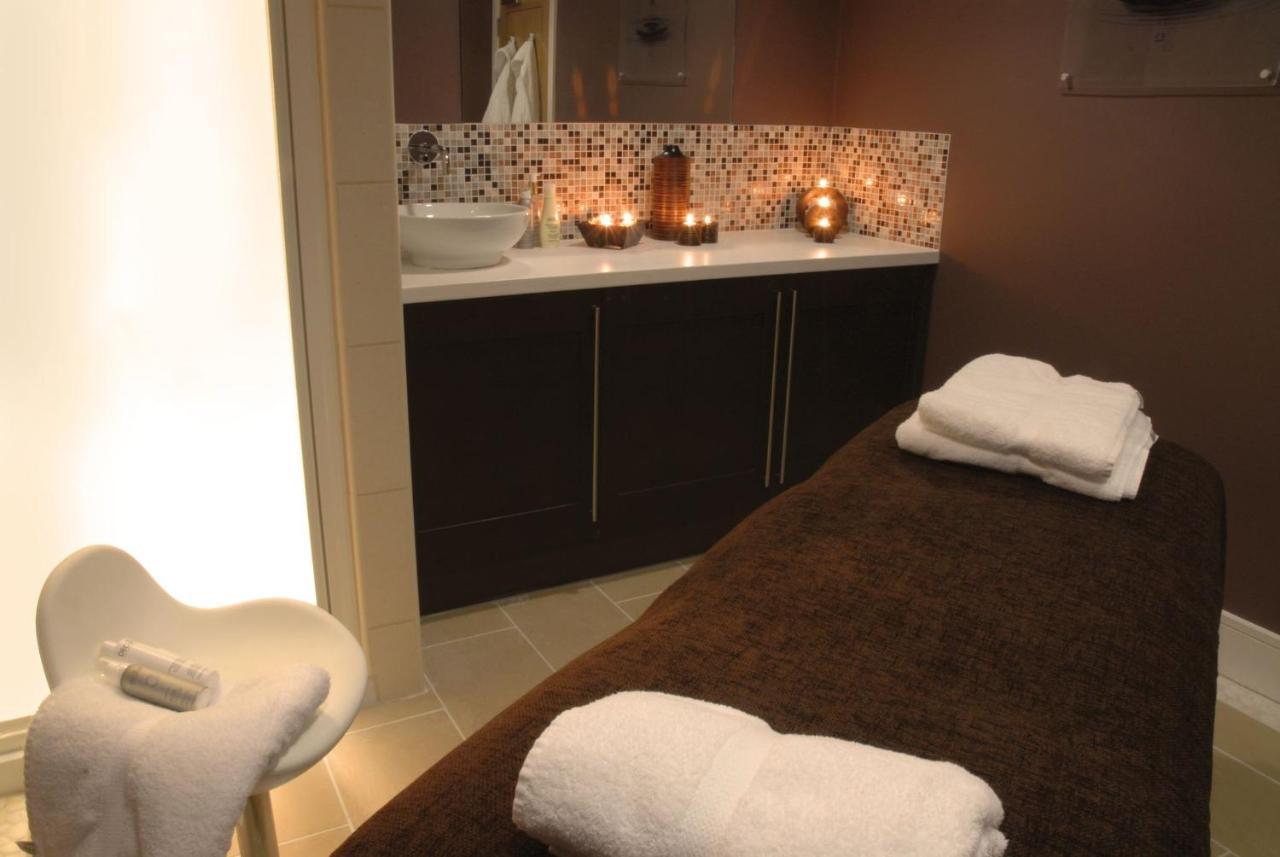 Skylark Sleeps 8 Private Hot Tub & Dogs Welcome Nr Padstow, Resort Pool Bar & Watersports St Columb Major Buitenkant foto